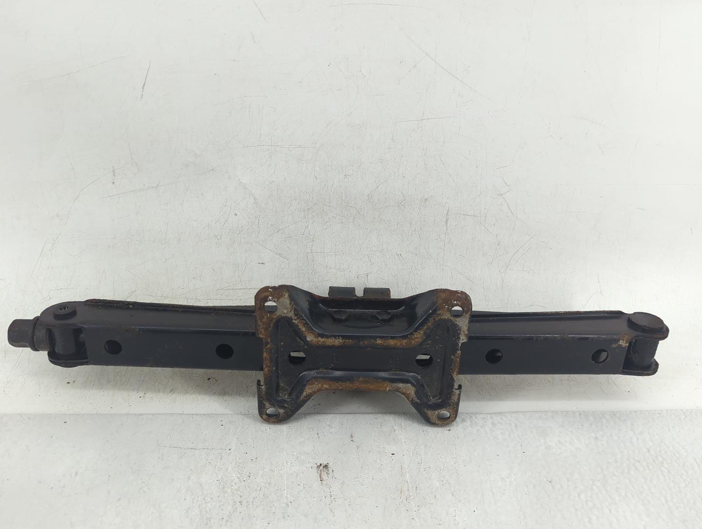 2007 Ford Edge Spare Scissor Car Jack - Oemusedautoparts1.com