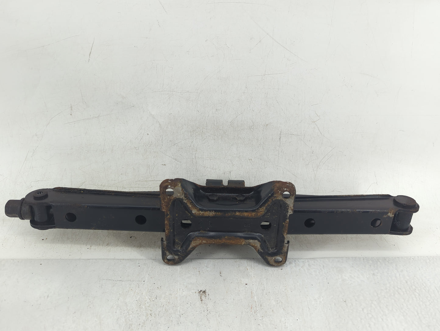 2007 Ford Edge Spare Scissor Car Jack - Oemusedautoparts1.com