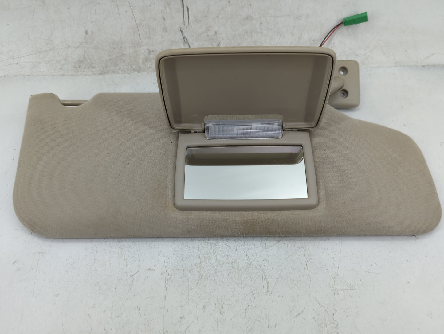 2007-2010 Ford Edge Sun Visor Shade Replacement Passenger Right Mirror Fits Fits 2007 2008 2009 2010 OEM Used Auto Parts - O