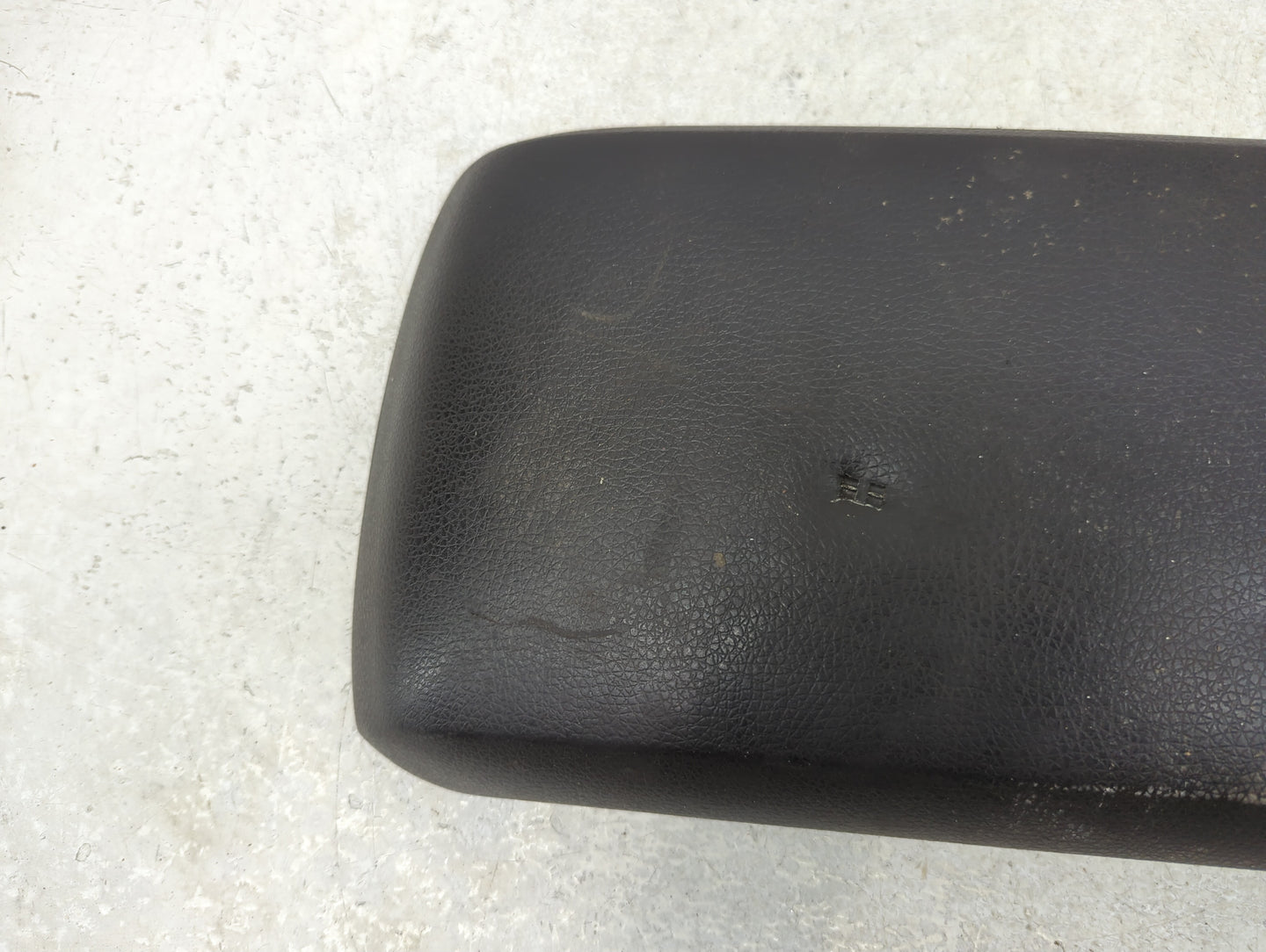2007 Ford Edge Center Console Armrest Cover Lid Fits OEM Used Auto Parts - Oemusedautoparts1.com