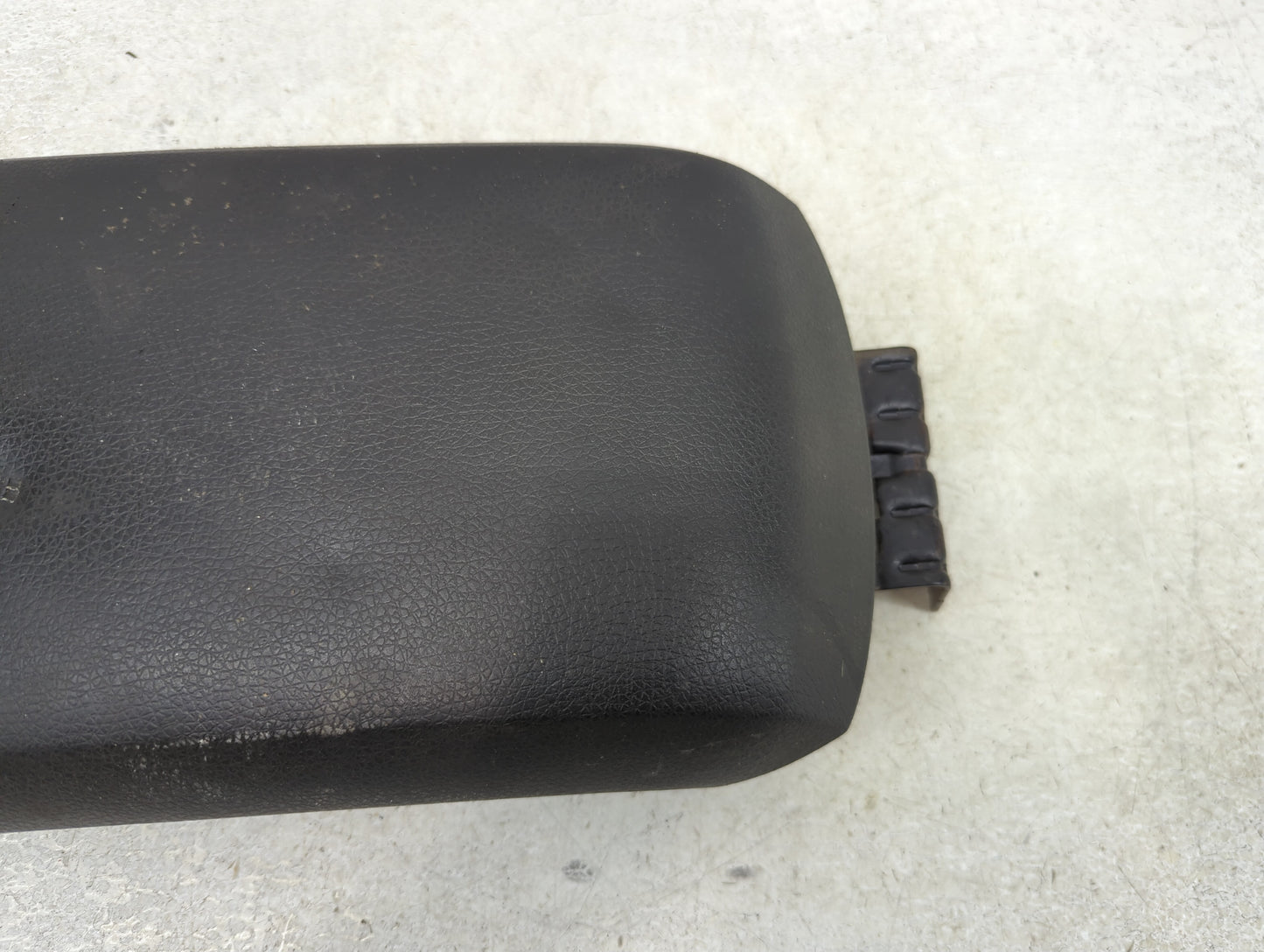 2007 Ford Edge Center Console Armrest Cover Lid Fits OEM Used Auto Parts - Oemusedautoparts1.com