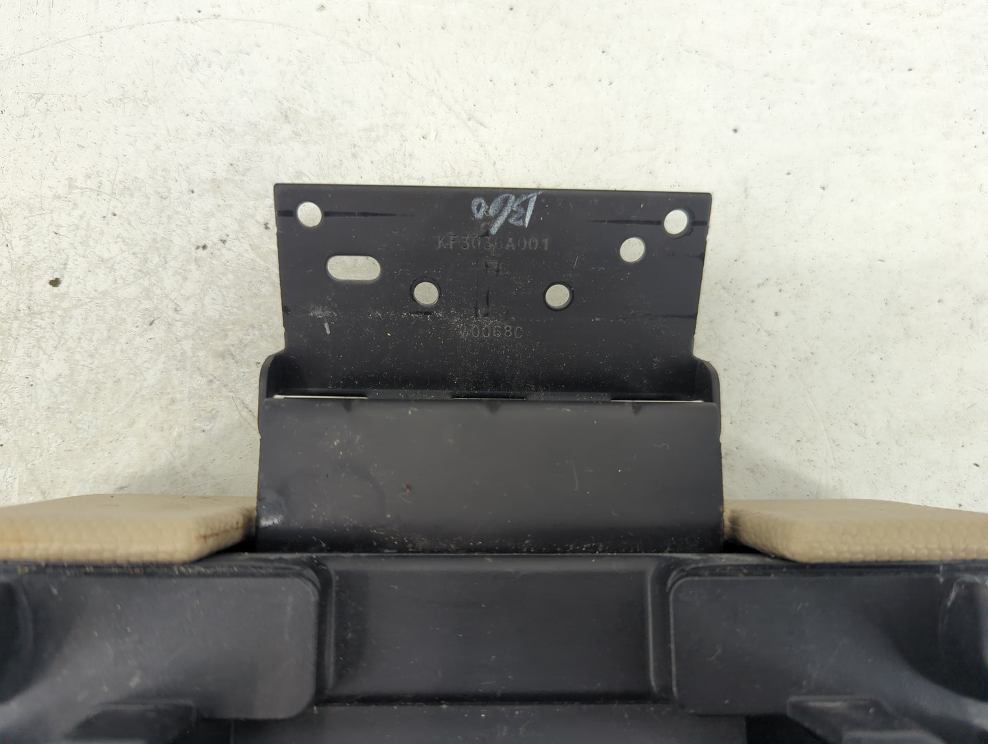 2009-2012 Ford Escape Center Console Armrest Cover Lid Fits Fits 2009 2010 2011 2012 OEM Used Auto Parts - Oemusedautoparts1