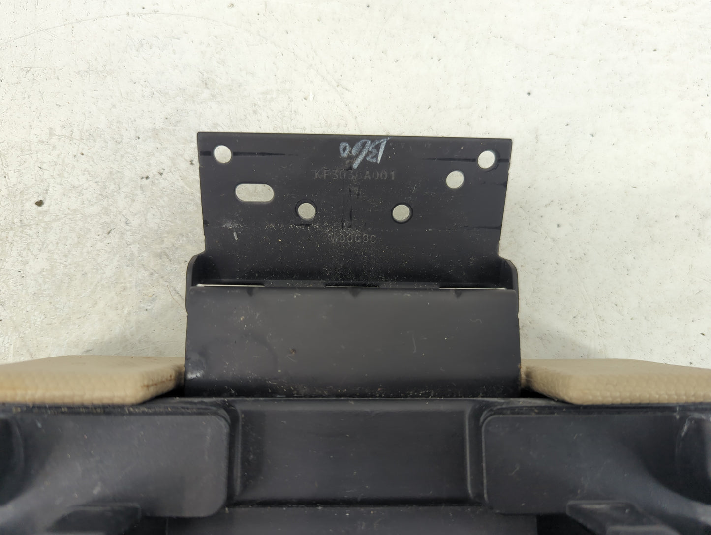 2009-2012 Ford Escape Center Console Armrest Cover Lid Fits Fits 2009 2010 2011 2012 OEM Used Auto Parts - Oemusedautoparts1