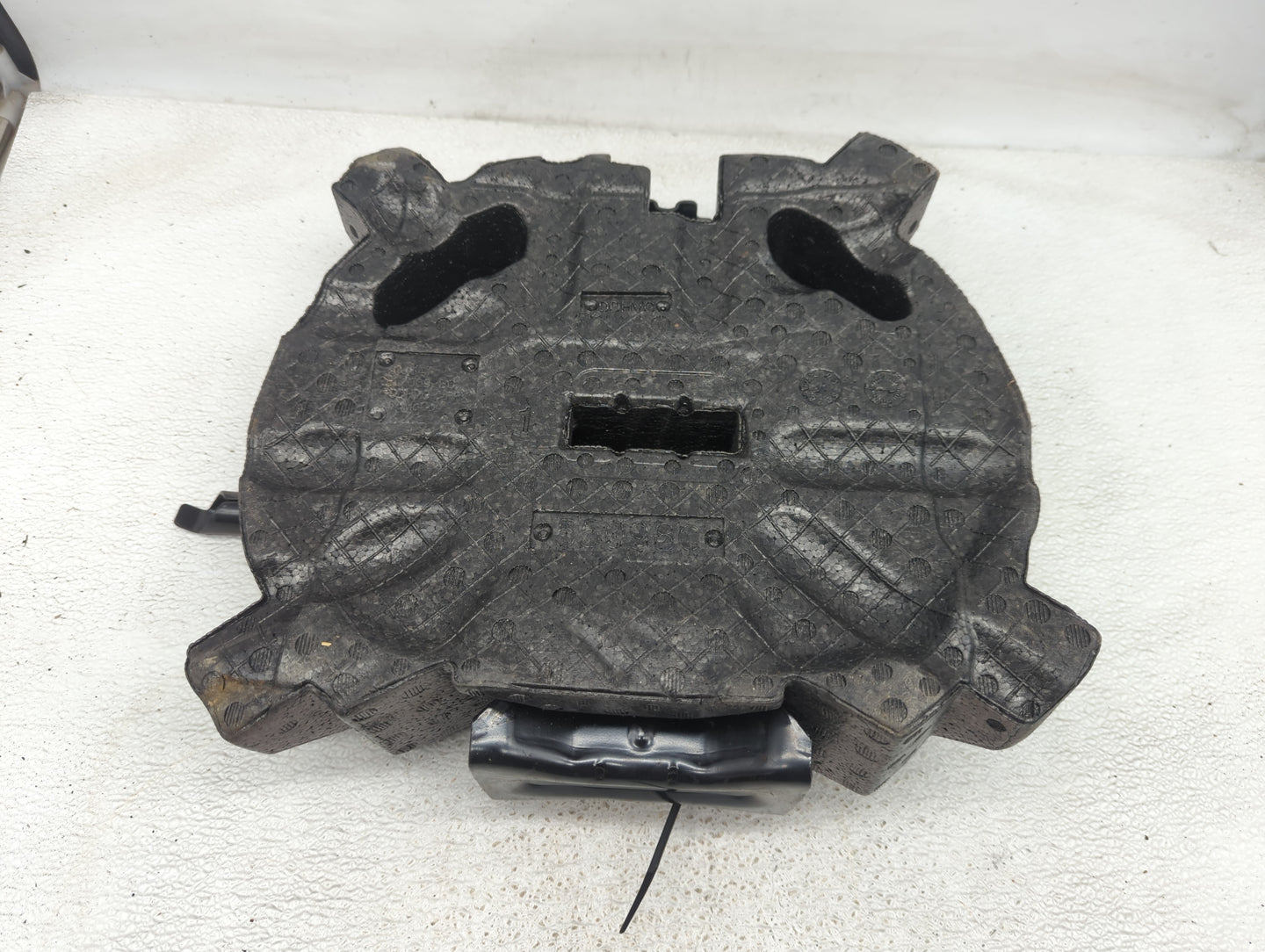 2018 Ford Escape Spare Scissor Car Jack - Oemusedautoparts1.com