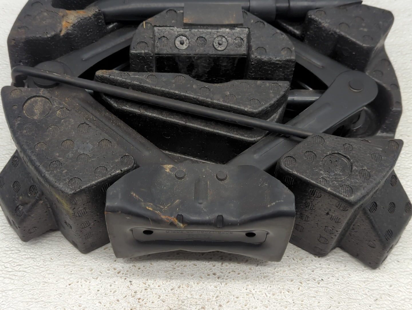 2013 Ford Escape Spare Scissor Car Jack - Oemusedautoparts1.com