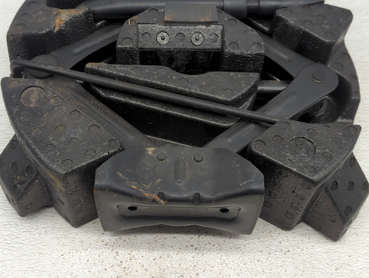 2013 Ford Escape Spare Scissor Car Jack 1055090 - Oemusedautoparts1.com