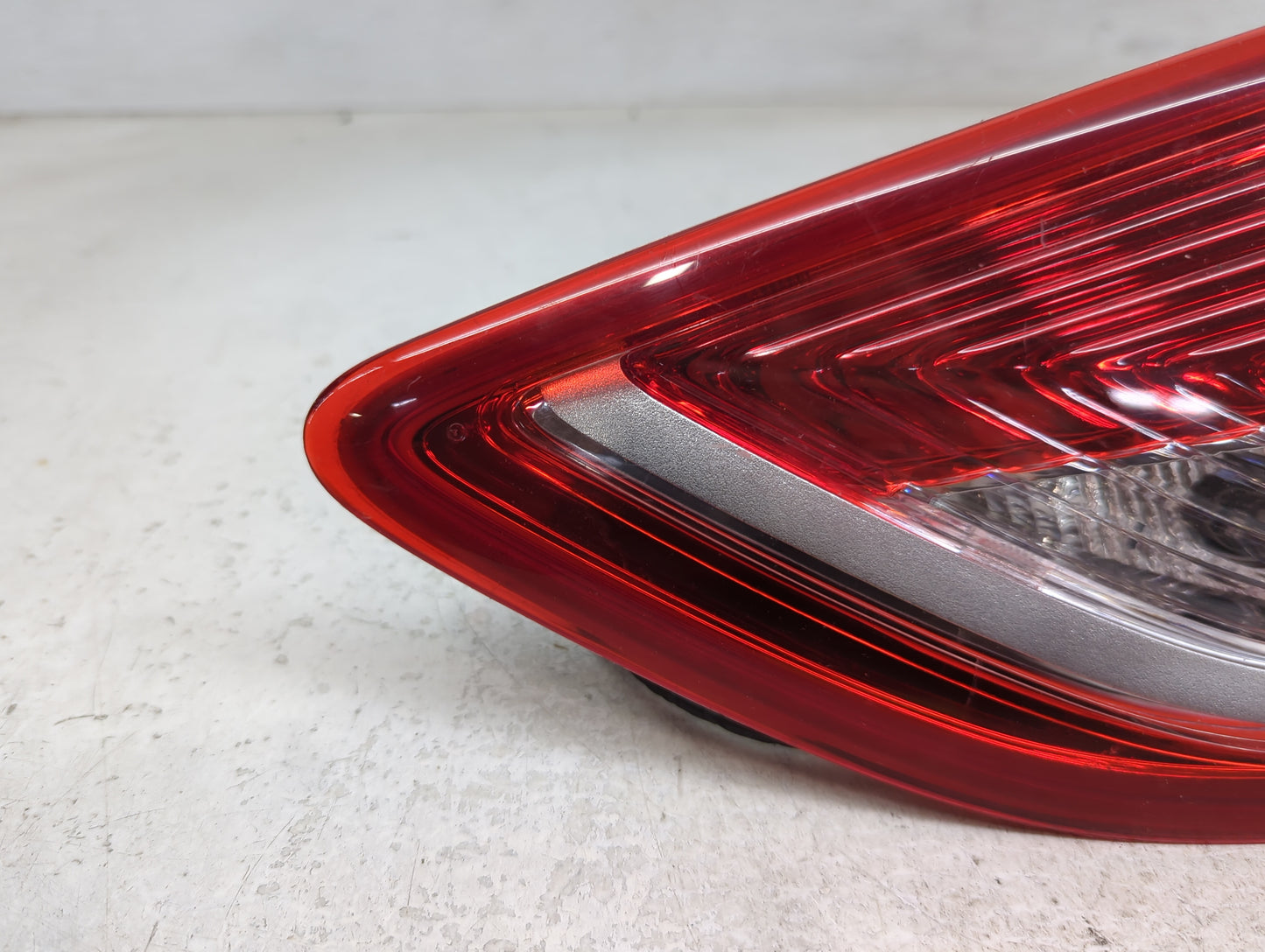 2013-2016 Ford Escape Passenger Right Side Deck Lid Mounted Tail Light - Oemusedautoparts1.com