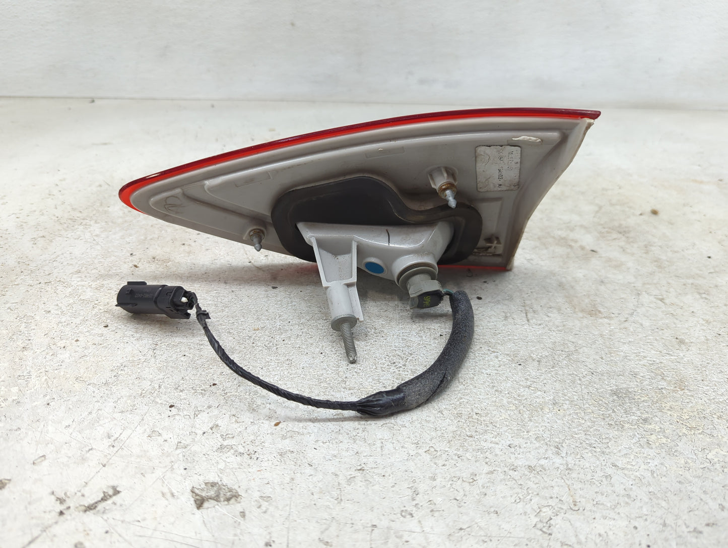 2013-2016 Ford Escape Driver Left Side Deck Lid Mounted Tail Light - Oemusedautoparts1.com