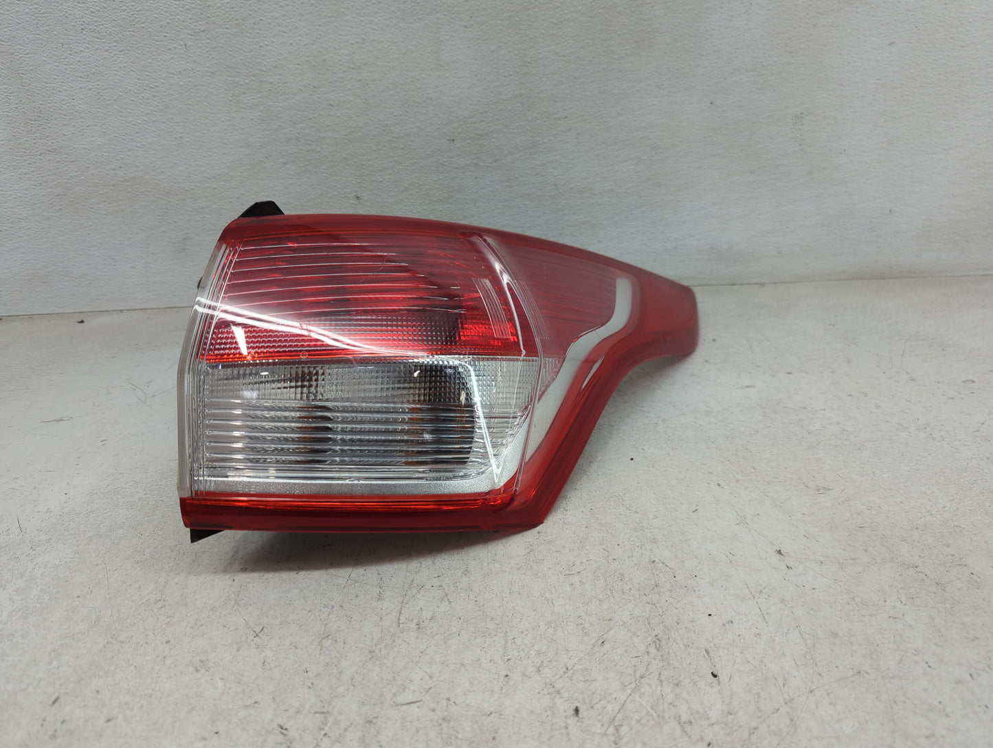 2013-2016 Ford Escape Tail Light Assembly Passenger Right OEM Fits Fits 2013 2014 2015 2016 OEM Used Auto Parts - Oemusedaut