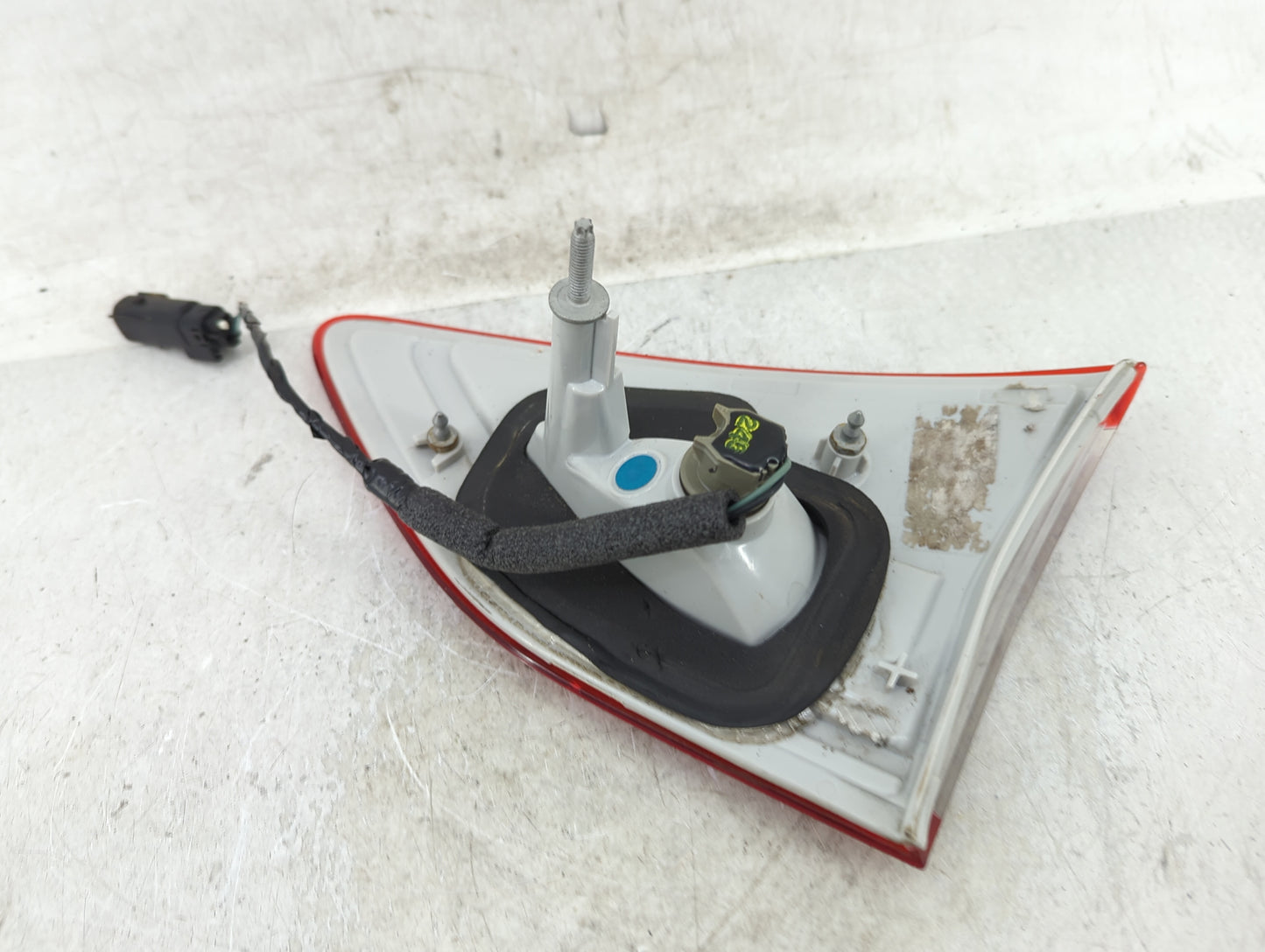 2013-2016 Ford Escape Driver Left Side Deck Lid Mounted Tail Light - Oemusedautoparts1.com