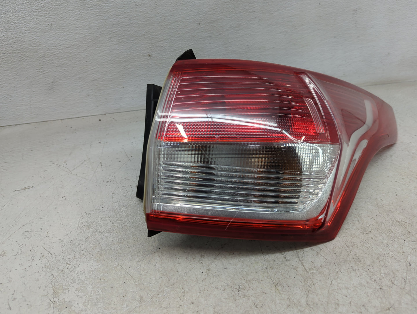 2013-2016 Ford Escape Tail Light Assembly Passenger Right OEM Fits Fits 2013 2014 2015 2016 OEM Used Auto Parts - Oemusedaut