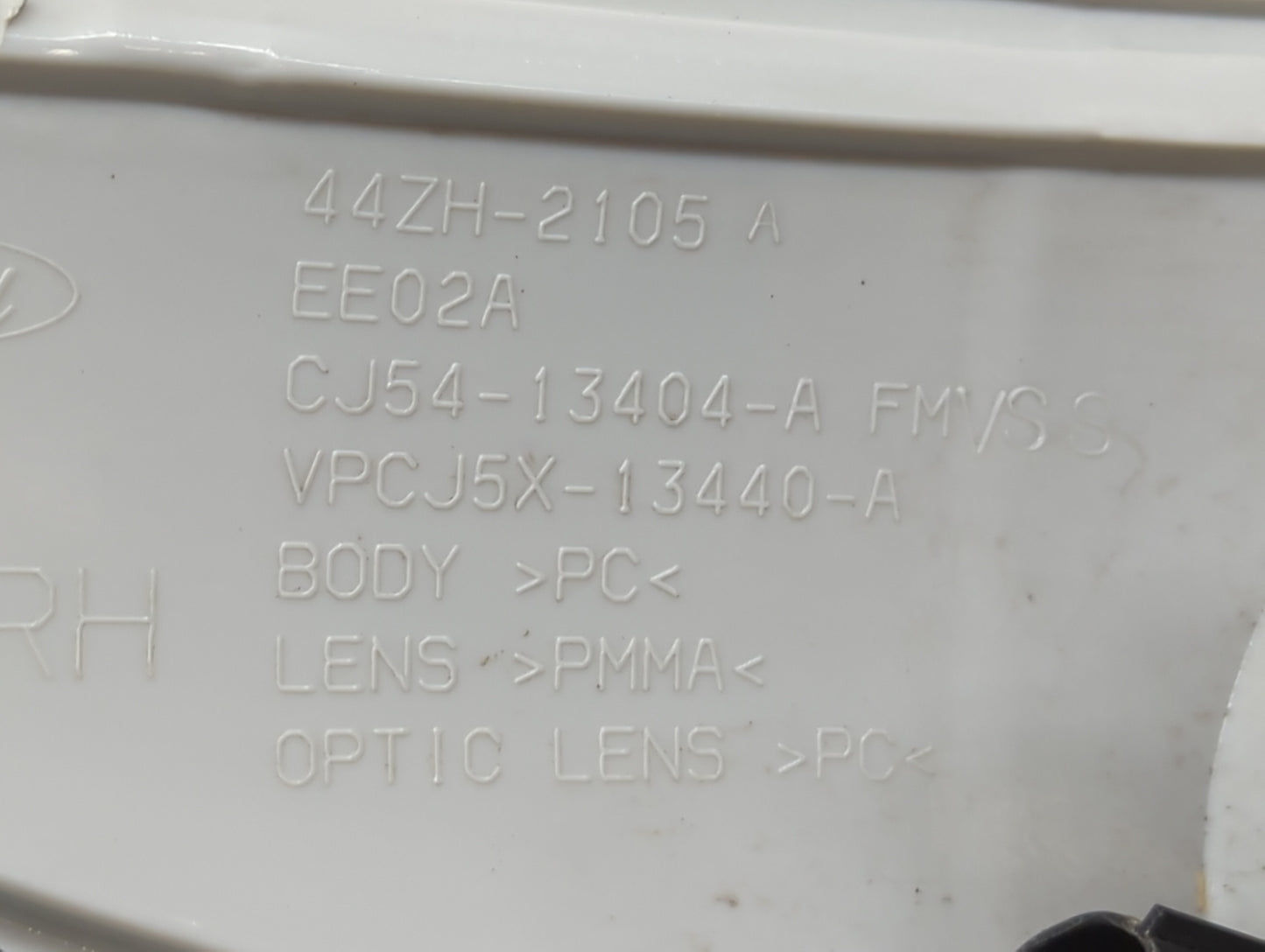 2013-2016 Ford Escape Tail Light Assembly Passenger Right OEM Fits Fits 2013 2014 2015 2016 OEM Used Auto Parts - Oemusedaut