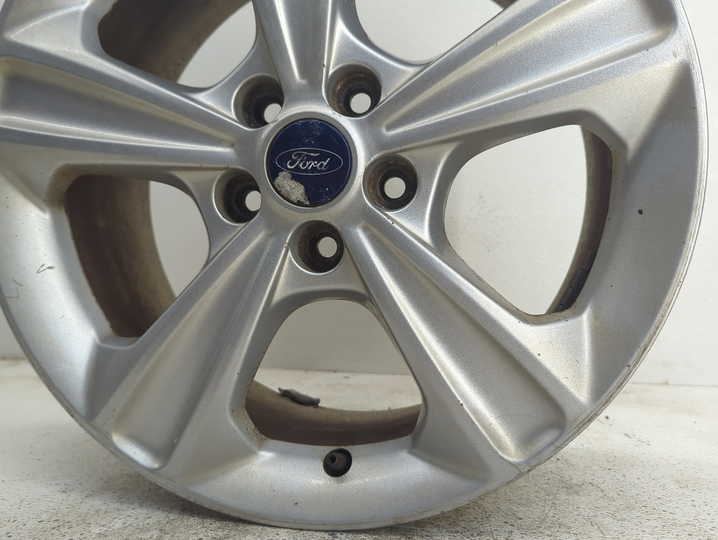 2013-2016 Ford Escape Oem Wheel Rim - Oemusedautoparts1.com