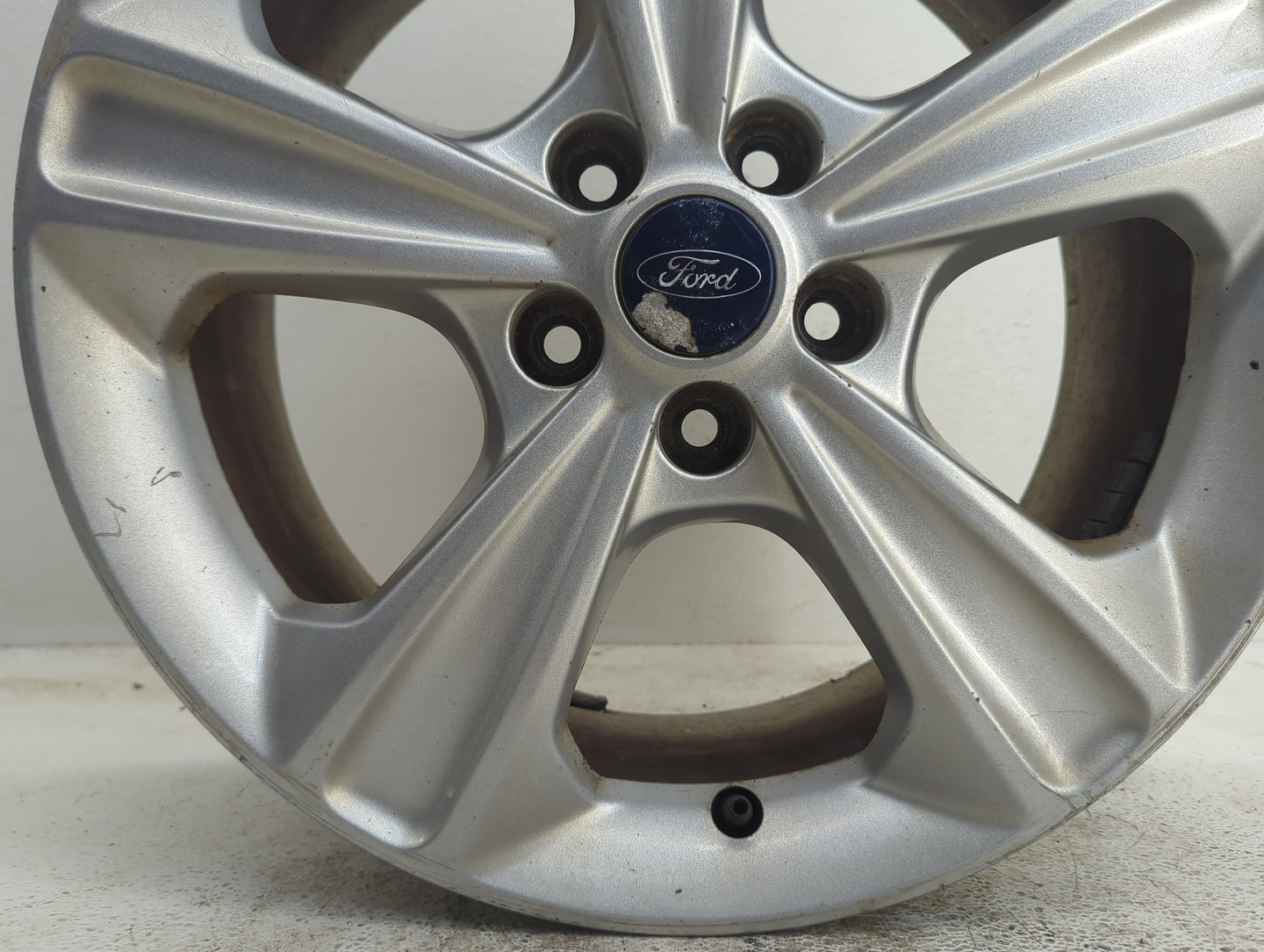 2013-2016 Ford Escape Oem Wheel Rim - Oemusedautoparts1.com