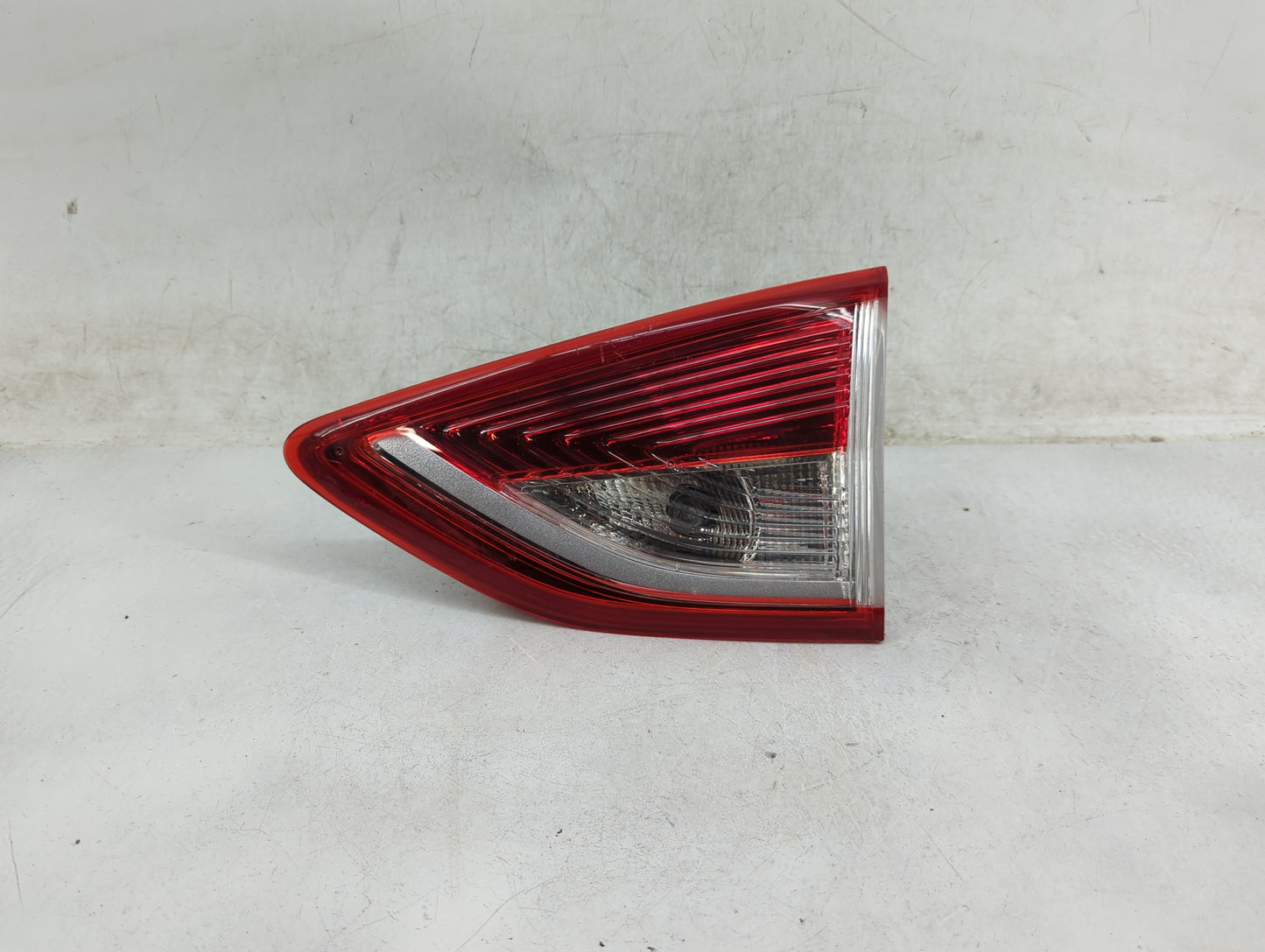 2013-2016 Ford Escape Passenger Right Side Deck Lid Mounted Tail Light 1154265 - Oemusedautoparts1.com