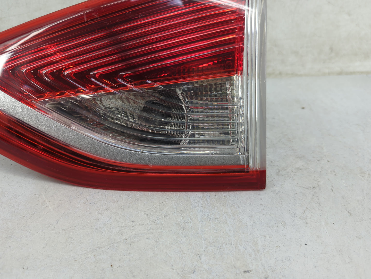 2013-2016 Ford Escape Passenger Right Side Deck Lid Mounted Tail Light 1154265 - Oemusedautoparts1.com