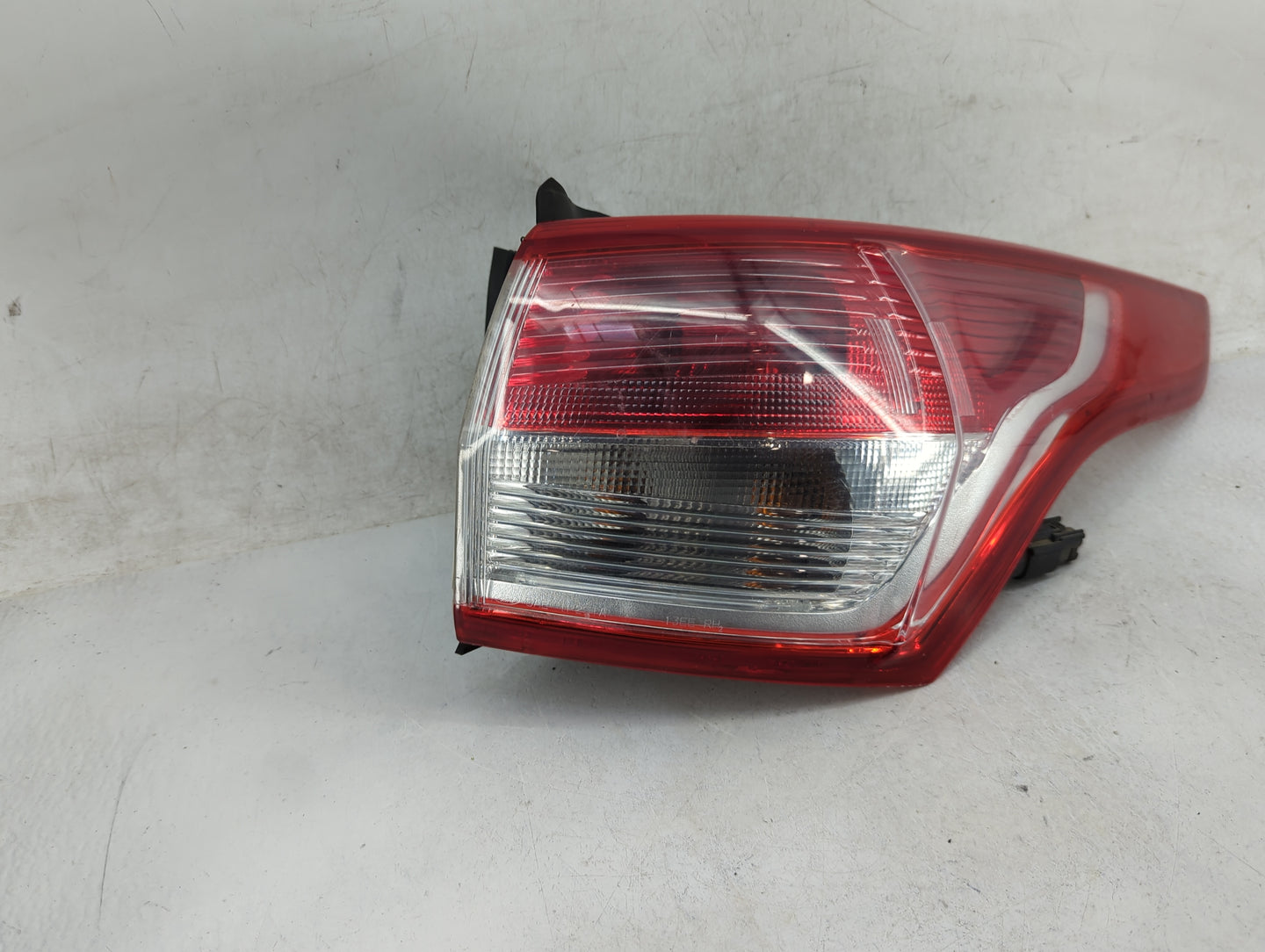 2013-2016 Ford Escape Tail Light Assembly Passenger Right OEM Fits Fits 2013 2014 2015 2016 OEM Used Auto Parts - Oemusedaut