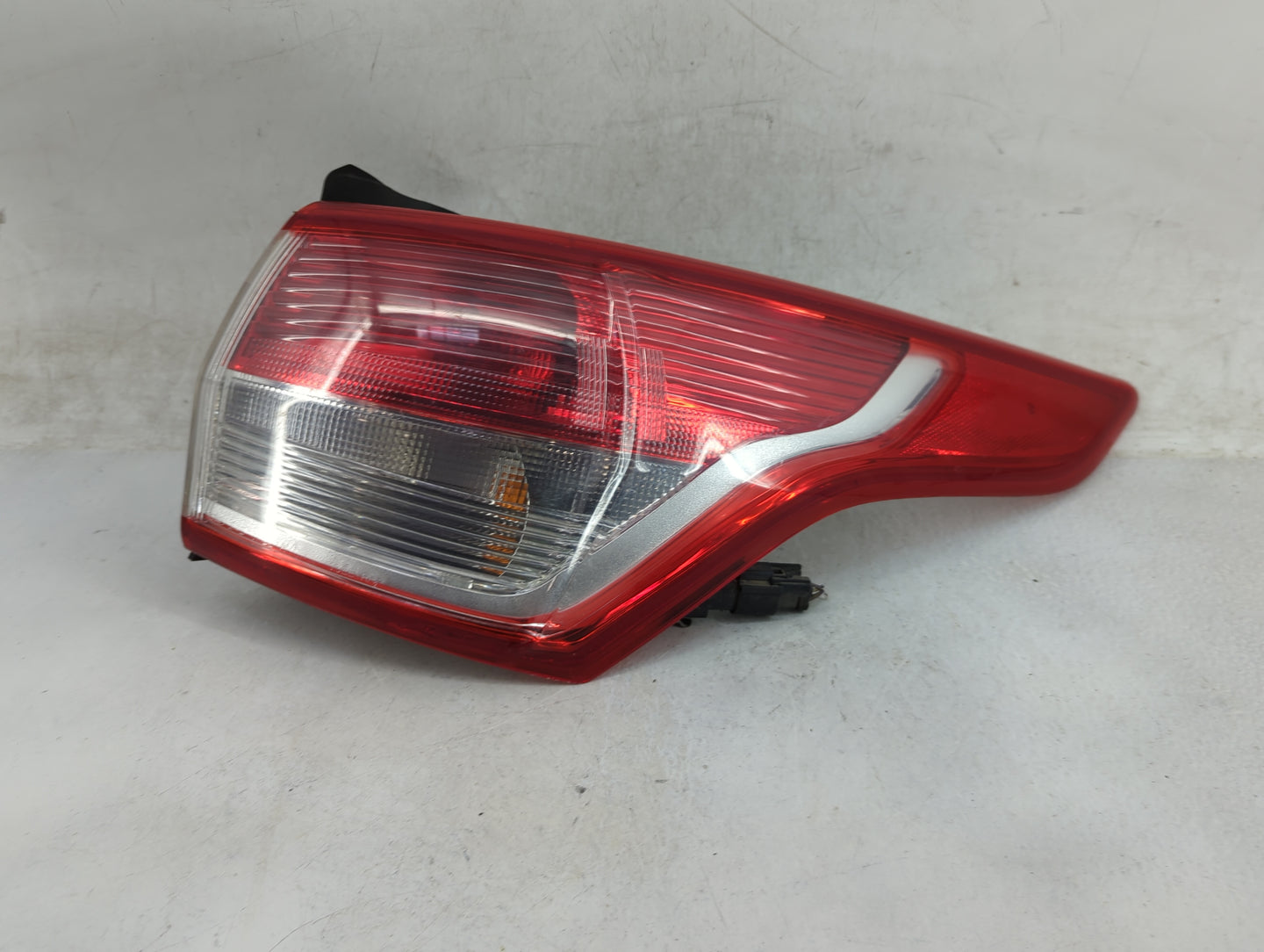 2013-2016 Ford Escape Tail Light Assembly Passenger Right OEM Fits Fits 2013 2014 2015 2016 OEM Used Auto Parts - Oemusedaut