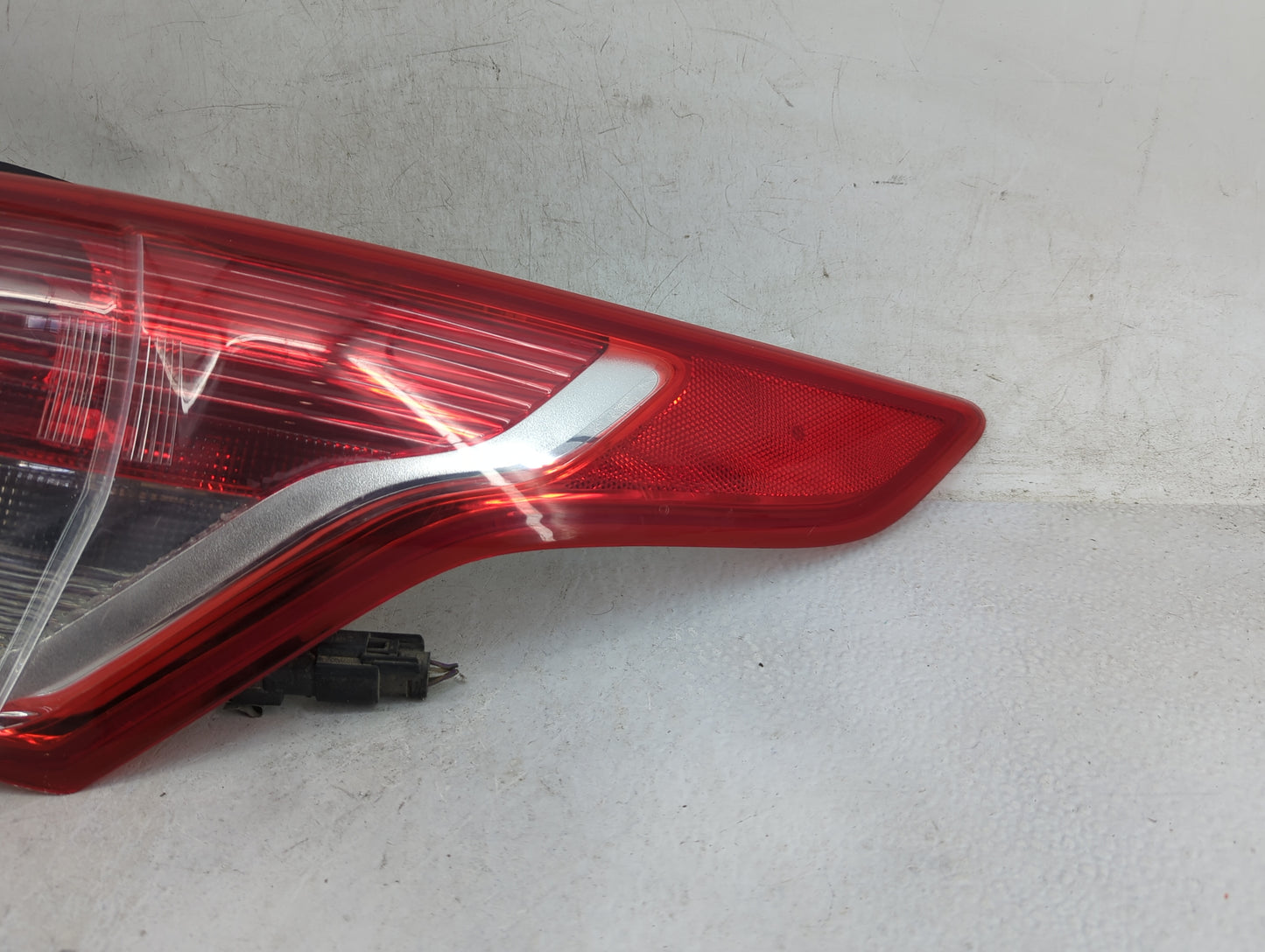 2013-2016 Ford Escape Tail Light Assembly Passenger Right OEM Fits Fits 2013 2014 2015 2016 OEM Used Auto Parts - Oemusedaut