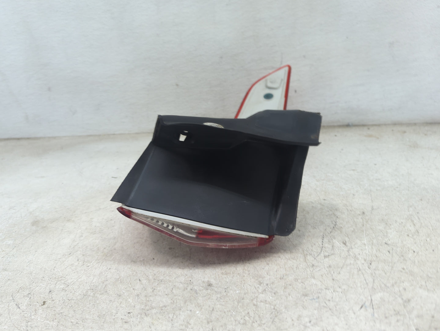2013-2016 Ford Escape Tail Light Assembly Passenger Right OEM Fits Fits 2013 2014 2015 2016 OEM Used Auto Parts - Oemusedaut