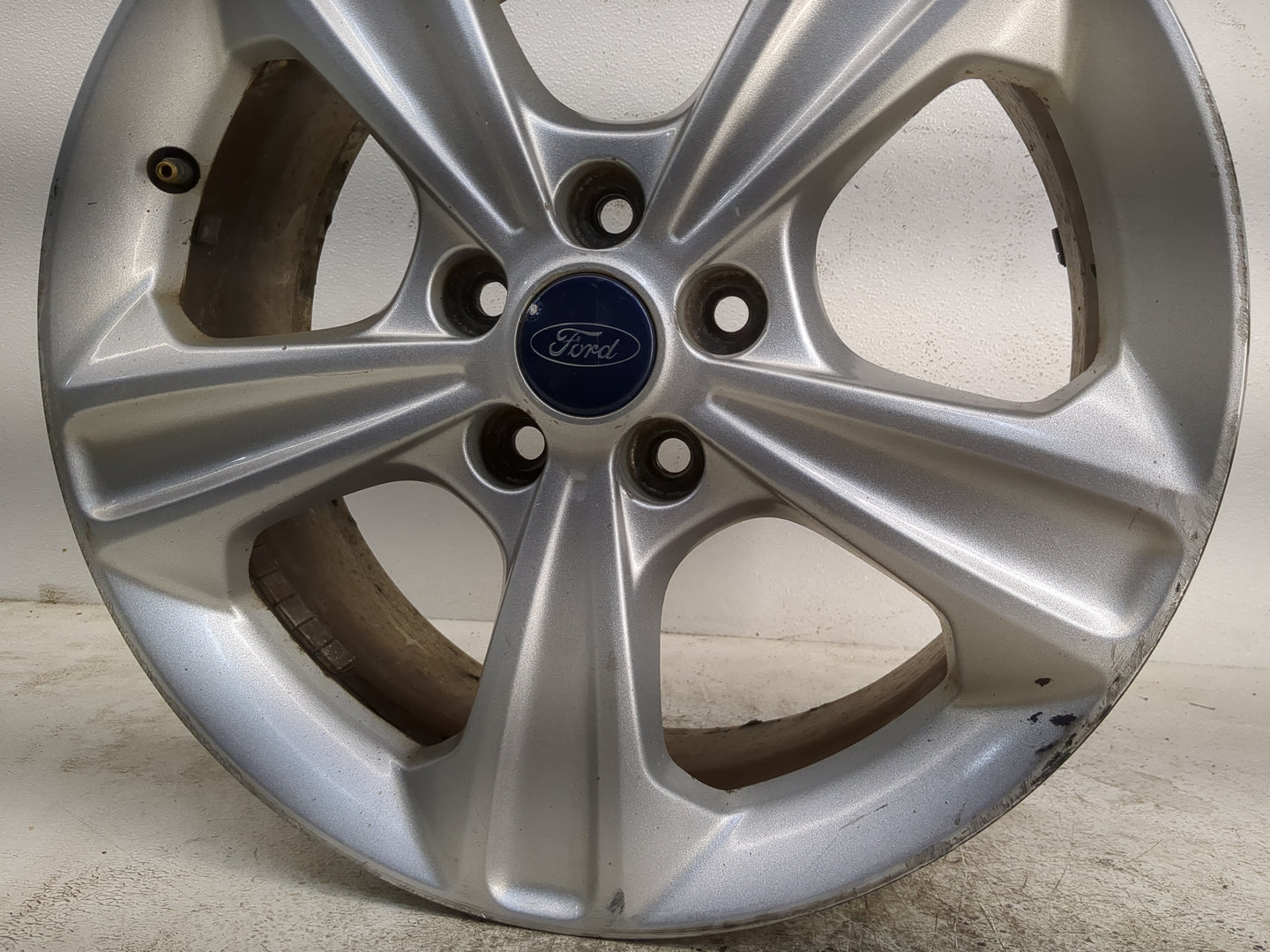 2013-2016 Ford Escape Oem Wheel Rim - Oemusedautoparts1.com