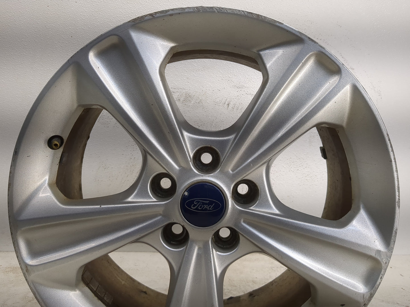 2013-2016 Ford Escape Oem Wheel Rim - Oemusedautoparts1.com