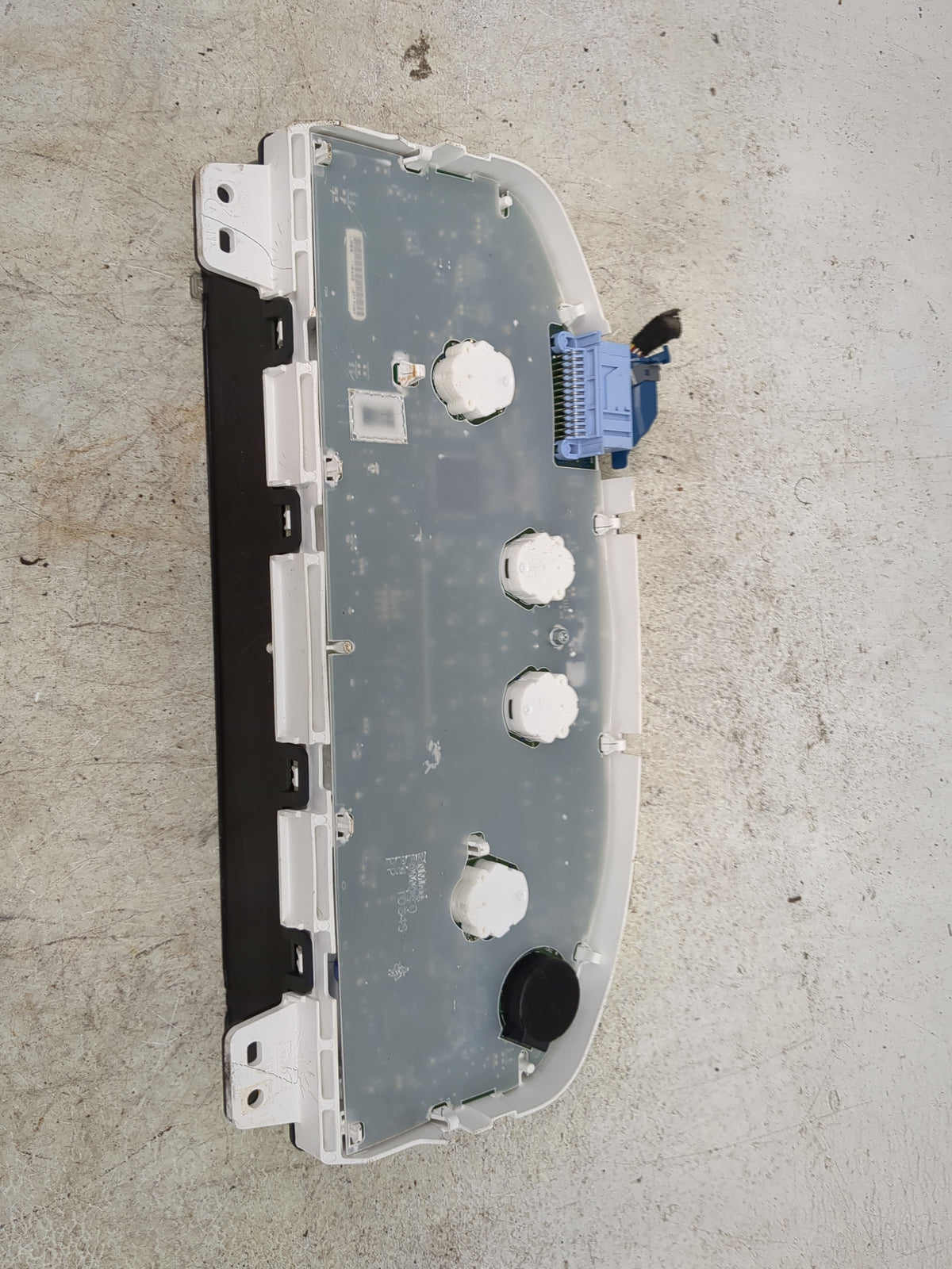 2009 Ford Escape Instrument Cluster Speedometer Gauges Miles: Fits OEM Used Auto Parts - Oemusedautoparts1.com