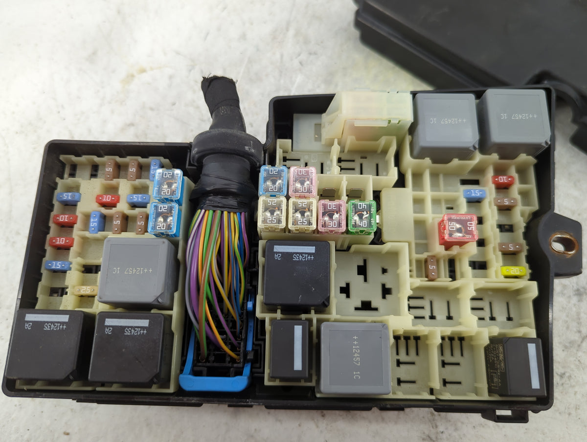 2013-2016 Ford Escape Fusebox Fuse Box Panel Relay Module Fits Fits 2013 2014 2015 2016 OEM Used Auto Parts - Oemusedautopar