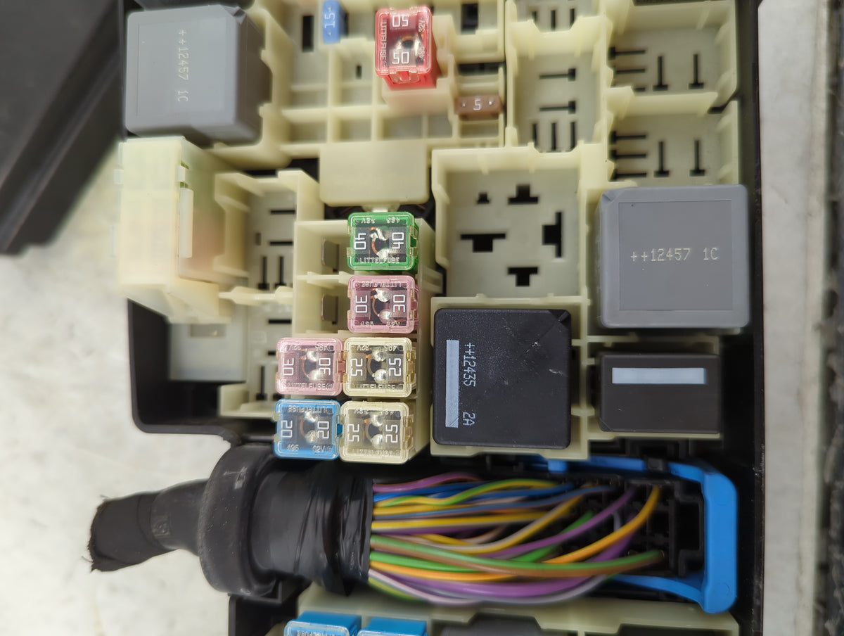2013-2016 Ford Escape Fusebox Fuse Box Panel Relay Module Fits Fits 2013 2014 2015 2016 OEM Used Auto Parts - Oemusedautopar
