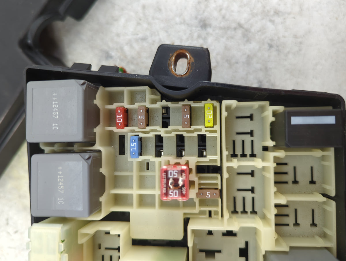 2013-2016 Ford Escape Fusebox Fuse Box Panel Relay Module Fits Fits 2013 2014 2015 2016 OEM Used Auto Parts - Oemusedautopar