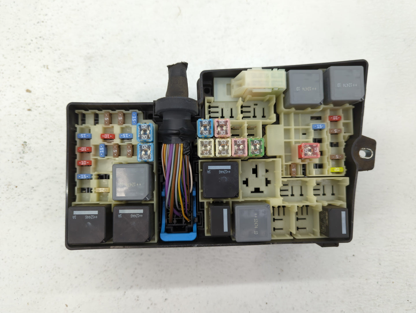2013-2016 Ford Escape Fusebox Fuse Box Panel Relay Module P/N:AV6T-14A142-AB Fits Fits 2013 2014 2015 2016 OEM Used Auto Par