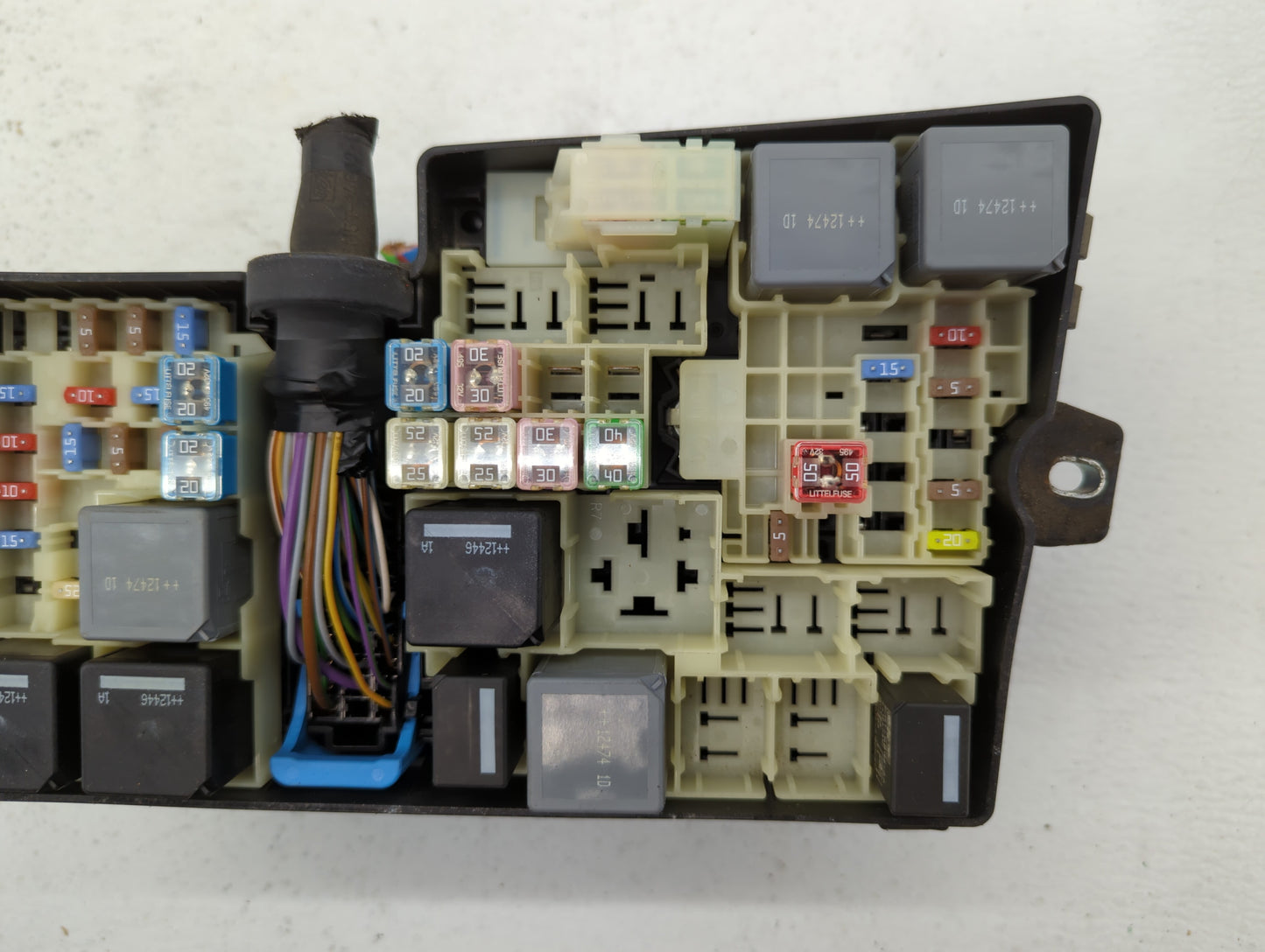 2013-2016 Ford Escape Fusebox Fuse Box Panel Relay Module P/N:AV6T-14A142-AB Fits Fits 2013 2014 2015 2016 OEM Used Auto Par