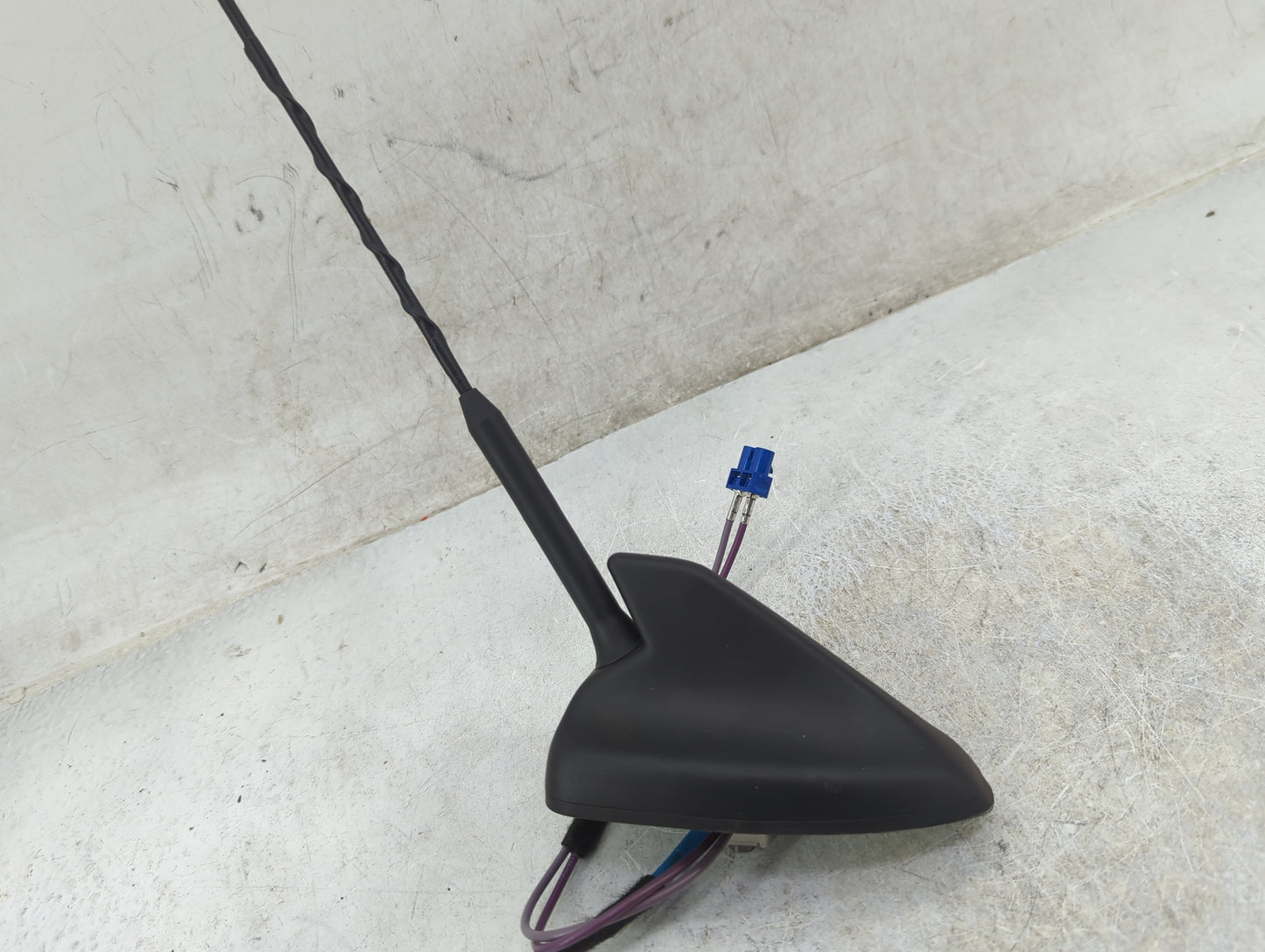 Ford Escape Antenna - Oem 1271837 - Oemusedautoparts1.com