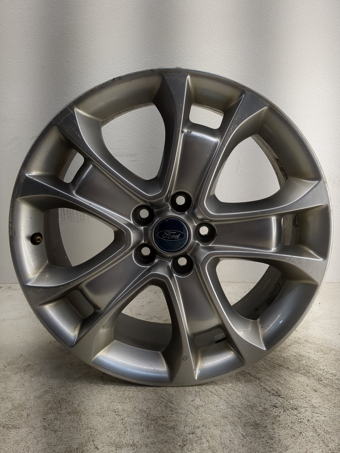 2013-2016 Ford Escape Oem Wheel Rim - Oemusedautoparts1.com