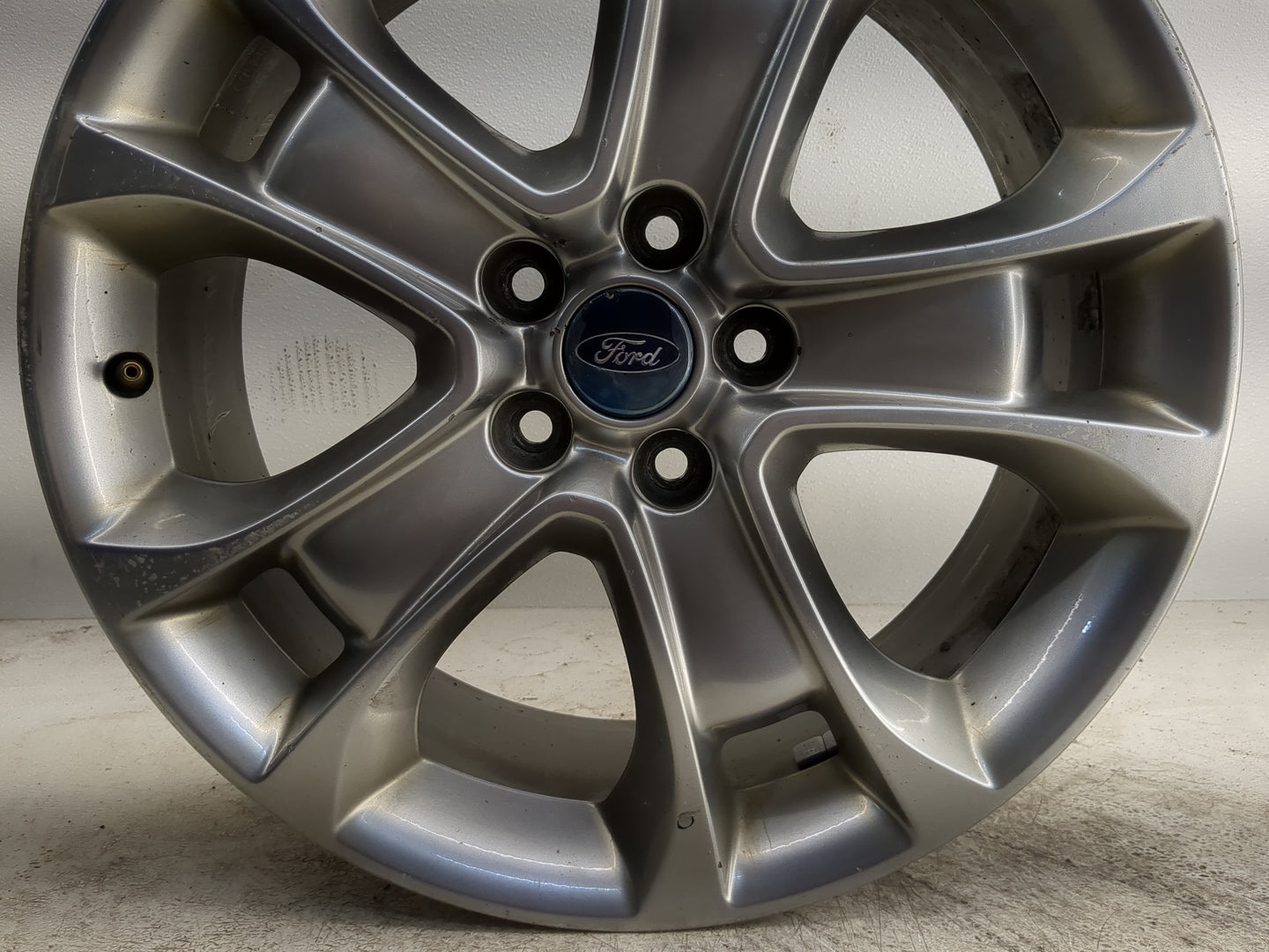 2013-2016 Ford Escape Oem Wheel Rim - Oemusedautoparts1.com