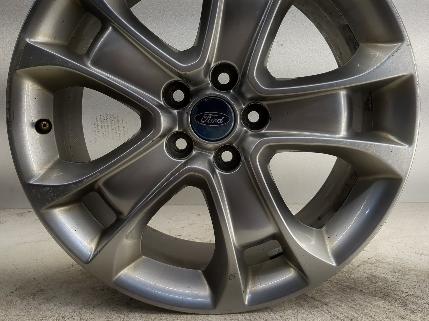 2013-2016 Ford Escape Oem Wheel Rim - Oemusedautoparts1.com