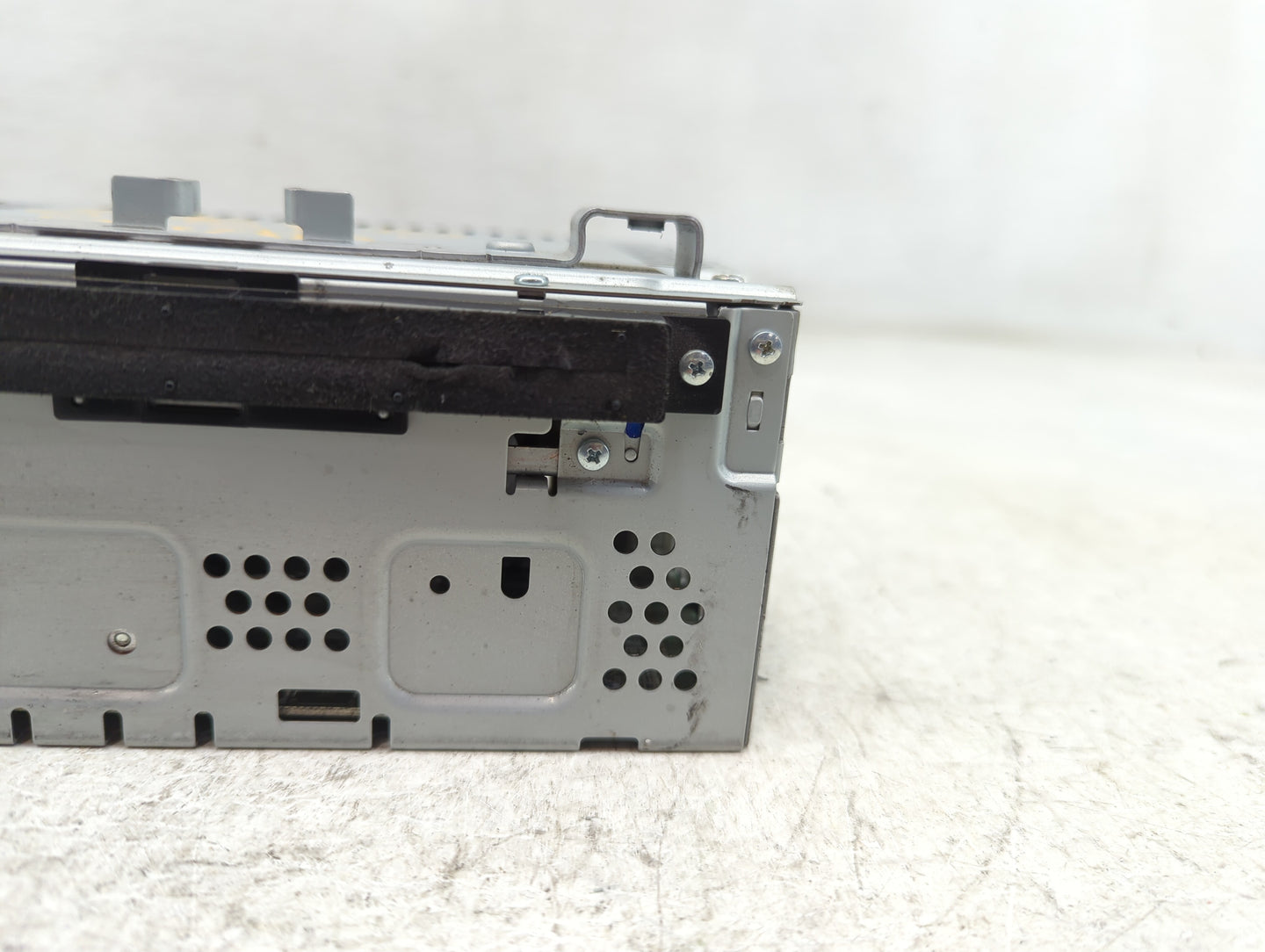 2013-2015 Ford Escape Radio AM FM Cd Player Receiver Replacement Fits Fits 2013 2014 2015 OEM Used Auto Parts - Oemusedautop