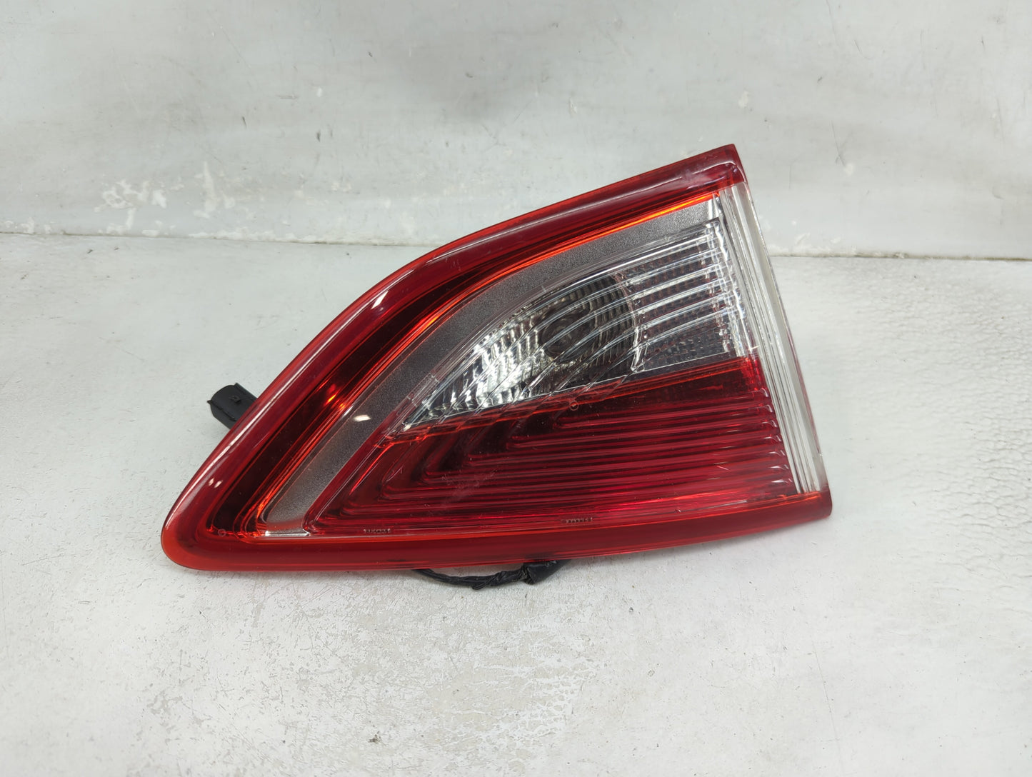 2013-2016 Ford Escape Driver Left Side Deck Lid Mounted Tail Light 1354767 - Oemusedautoparts1.com