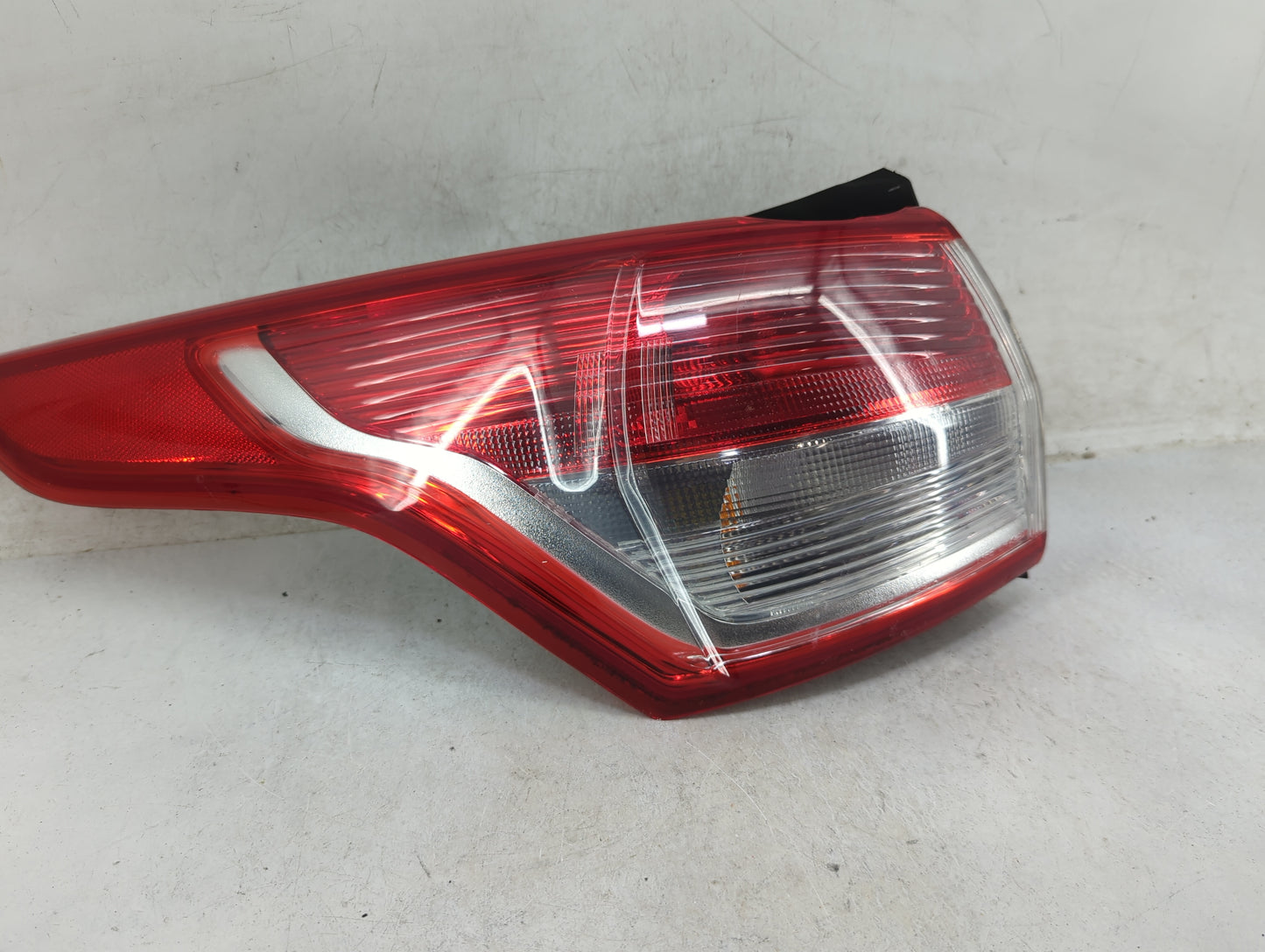 2013-2016 Ford Escape Tail Light Assembly Driver Left OEM Fits Fits 2013 2014 2015 2016 OEM Used Auto Parts - Oemusedautopar