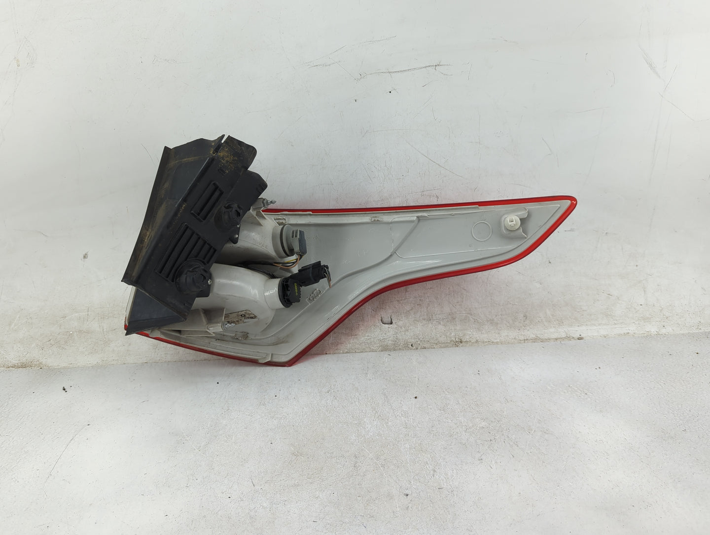 2013-2016 Ford Escape Tail Light Assembly Driver Left OEM Fits Fits 2013 2014 2015 2016 OEM Used Auto Parts - Oemusedautopar