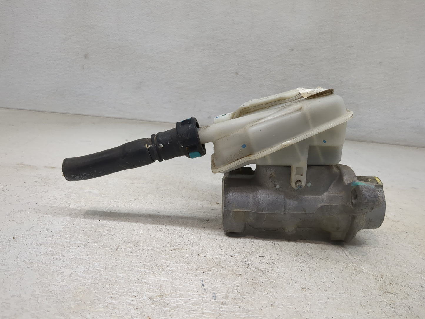 2013-2019 Ford Escape Brake Master Cylinder 1354802 - Oemusedautoparts1.com
