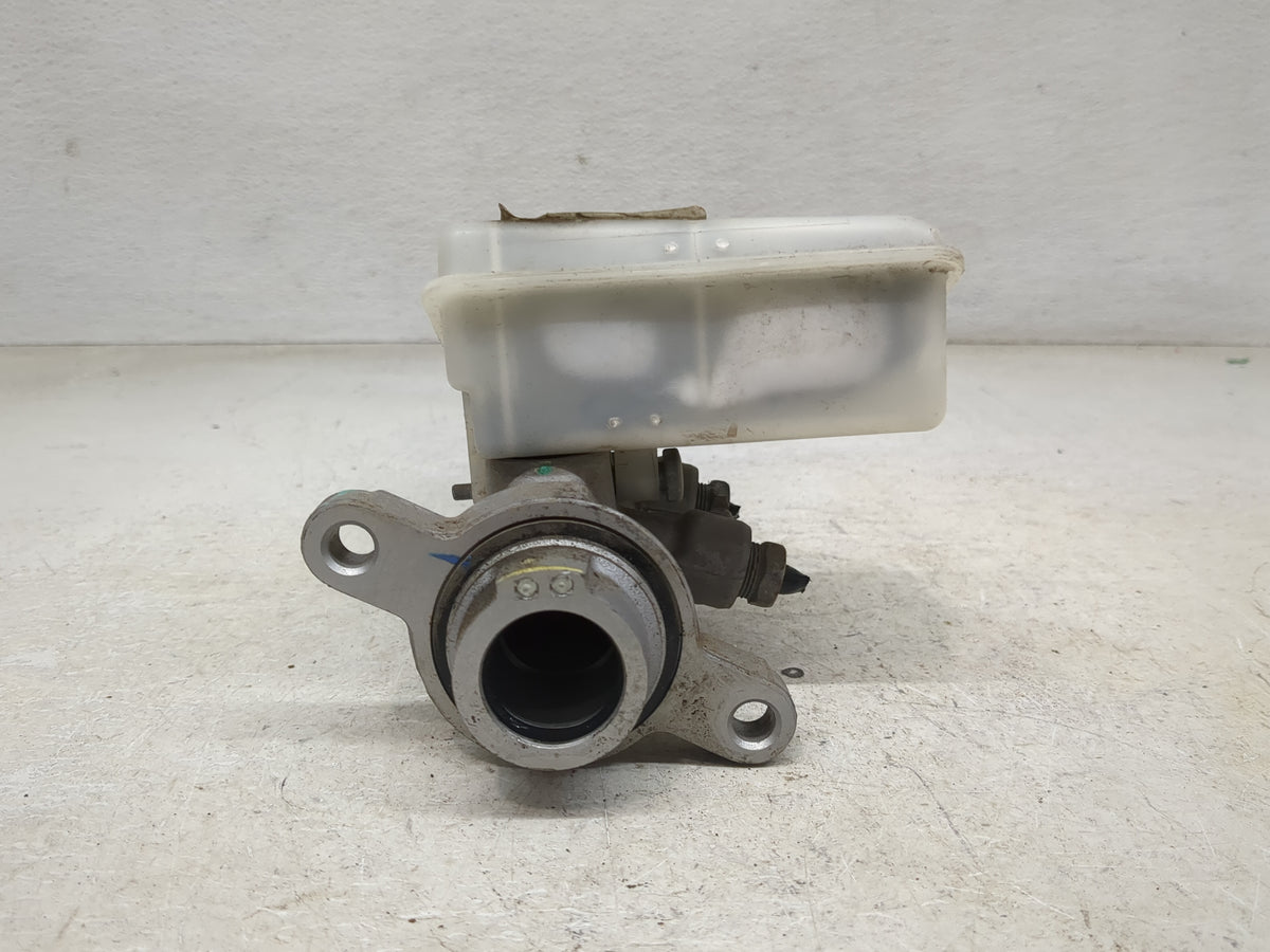 2013-2019 Ford Escape Brake Master Cylinder 1354802 - Oemusedautoparts1.com