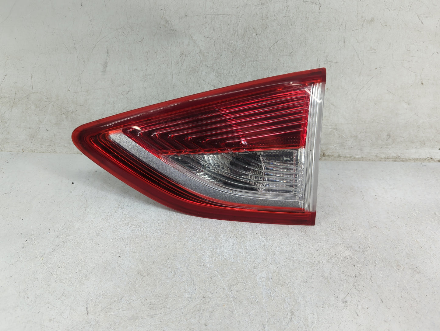 2013-2016 Ford Escape Passenger Right Side Deck Lid Mounted Tail Light 1354884 - Oemusedautoparts1.com