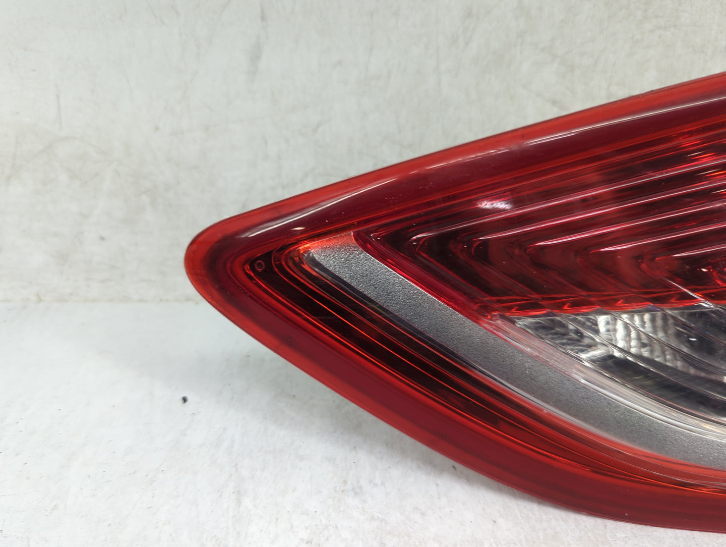2013-2016 Ford Escape Passenger Right Side Deck Lid Mounted Tail Light 1354884 - Oemusedautoparts1.com