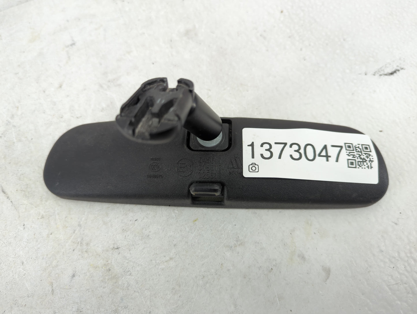 2017-2019 Ford Escape Interior Rear View Mirror Replacement OEM P/N:E11045617 Fits Fits 2015 2016 2017 2018 2019 OEM Used Au