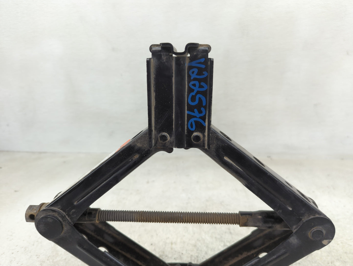 Ford Escape Spare Scissor Car Jack 1390169 - Oemusedautoparts1.com
