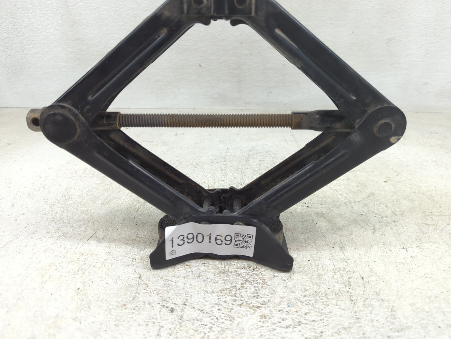 Ford Escape Spare Scissor Car Jack 1390169 - Oemusedautoparts1.com
