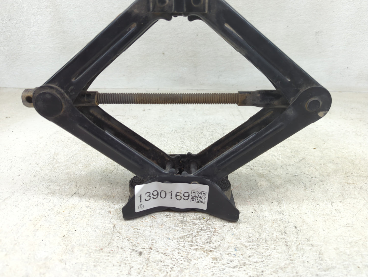 Ford Escape Spare Scissor Car Jack 1390169 - Oemusedautoparts1.com