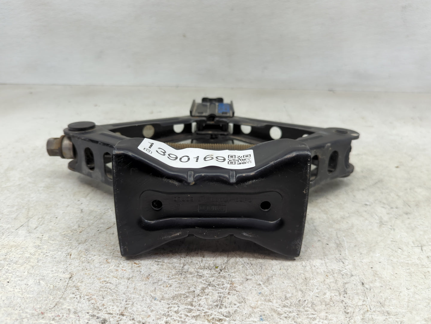 Ford Escape Spare Scissor Car Jack 1390169 - Oemusedautoparts1.com