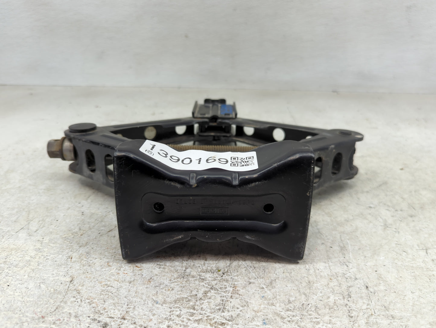 Ford Escape Spare Scissor Car Jack 1390169 - Oemusedautoparts1.com